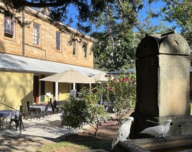 Explore the Glenalvon House courtyard